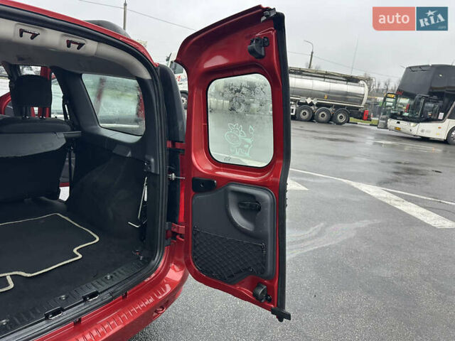 Красный Дачия Logan MCV, объемом двигателя 1.6 л и пробегом 120 тыс. км за 7300 $, фото 41 на Automoto.ua