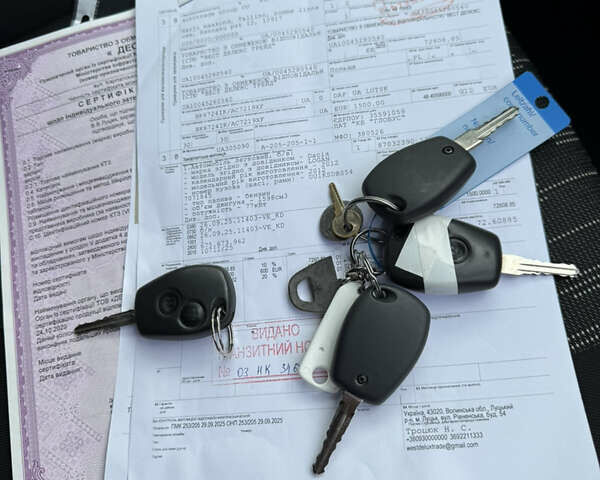 Дачия Logan MCV 2012 в Казатине на Automoto.ua Красный Дачия Logan MCV, объемом двигателя 1.6 л и пробегом 173 тыс. км за 6700 $, фото 78 на Automoto.ua