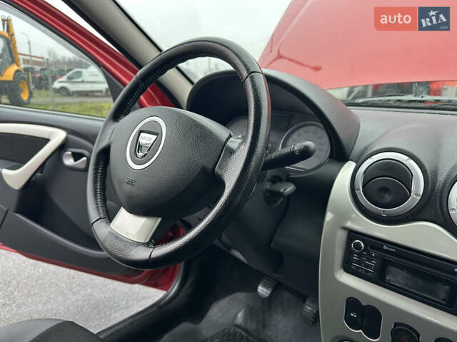 Красный Дачия Logan MCV, объемом двигателя 1.6 л и пробегом 120 тыс. км за 7300 $, фото 52 на Automoto.ua