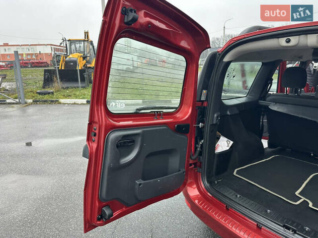 Красный Дачия Logan MCV, объемом двигателя 1.6 л и пробегом 120 тыс. км за 7300 $, фото 40 на Automoto.ua