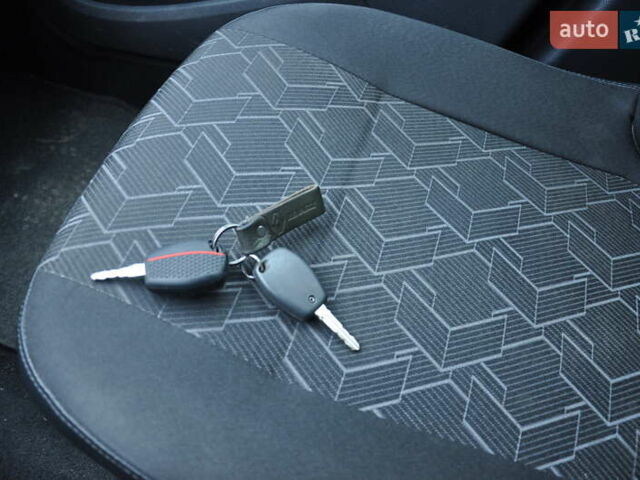 Червоний Дачія Logan MCV, об'ємом двигуна 1.6 л та пробігом 90 тис. км за 7500 $, фото 34 на Automoto.ua