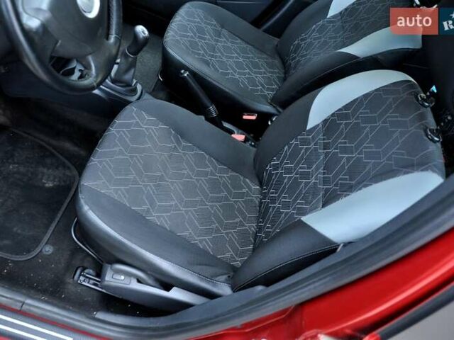 Червоний Дачія Logan MCV, об'ємом двигуна 1.6 л та пробігом 90 тис. км за 7500 $, фото 17 на Automoto.ua