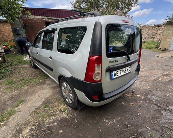 Серый Дачия Logan MCV, объемом двигателя 1.6 л и пробегом 211 тыс. км за 4300 $, фото 14 на Automoto.ua