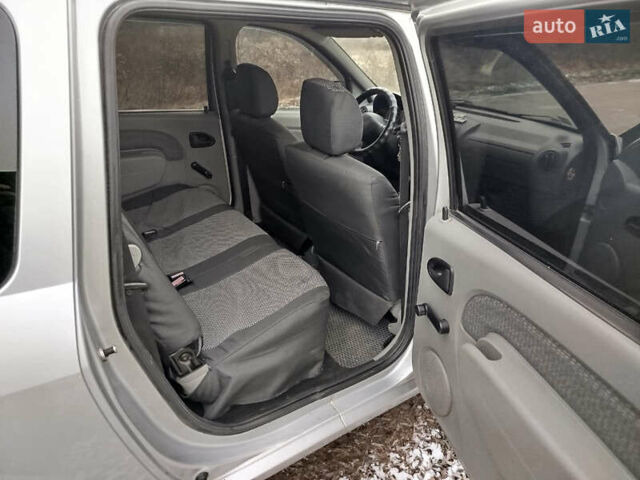 Серый Дачия Logan MCV, объемом двигателя 1.6 л и пробегом 214 тыс. км за 5000 $, фото 4 на Automoto.ua