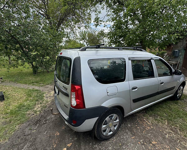 Серый Дачия Logan MCV, объемом двигателя 1.6 л и пробегом 211 тыс. км за 4300 $, фото 10 на Automoto.ua