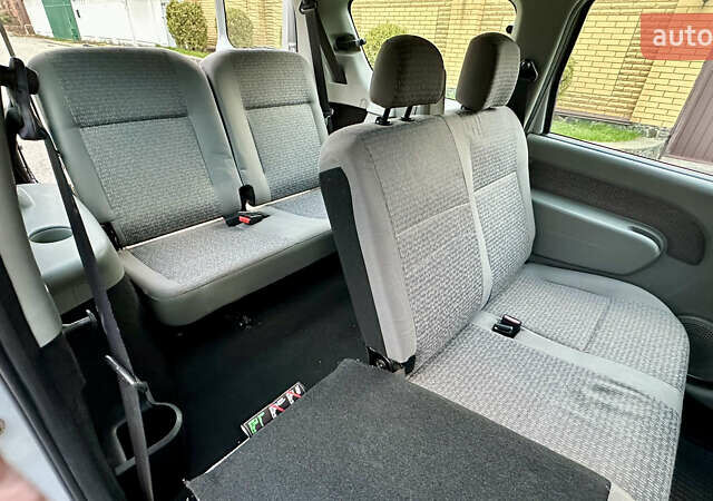 Сірий Дачія Logan MCV, об'ємом двигуна 1.6 л та пробігом 202 тис. км за 4400 $, фото 16 на Automoto.ua