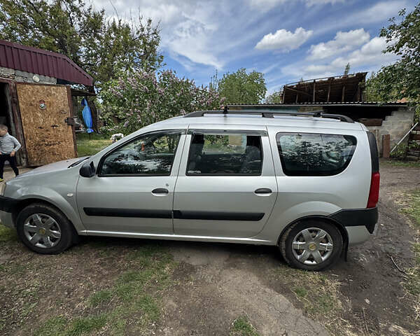 Серый Дачия Logan MCV, объемом двигателя 1.6 л и пробегом 211 тыс. км за 4300 $, фото 15 на Automoto.ua