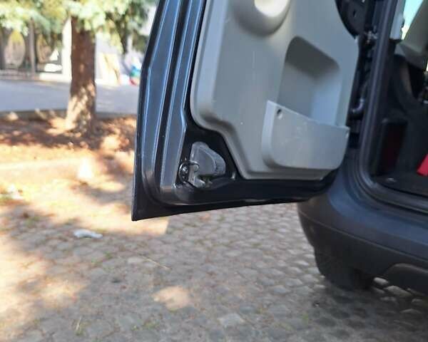 Серый Дачия Logan MCV, объемом двигателя 1.6 л и пробегом 170 тыс. км за 5700 $, фото 16 на Automoto.ua