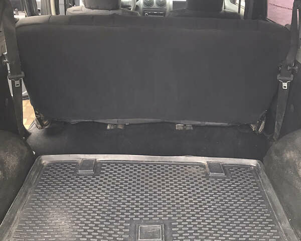 Серый Дачия Logan MCV, объемом двигателя 1.6 л и пробегом 231 тыс. км за 2900 $, фото 12 на Automoto.ua