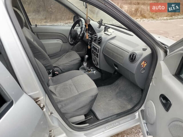 Серый Дачия Logan MCV, объемом двигателя 1.6 л и пробегом 214 тыс. км за 5000 $, фото 3 на Automoto.ua