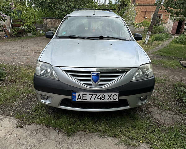 Серый Дачия Logan MCV, объемом двигателя 1.6 л и пробегом 211 тыс. км за 4300 $, фото 1 на Automoto.ua