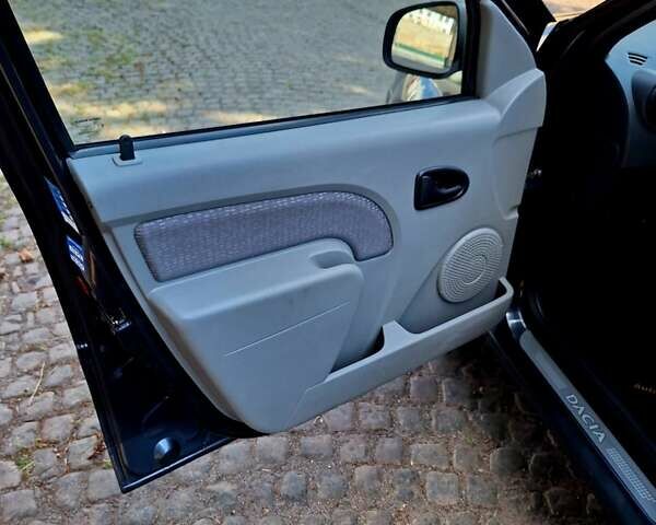 Серый Дачия Logan MCV, объемом двигателя 1.6 л и пробегом 170 тыс. км за 5700 $, фото 8 на Automoto.ua