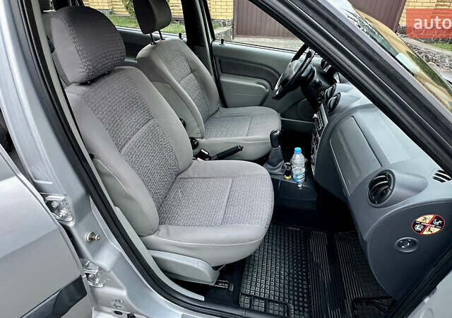 Сірий Дачія Logan MCV, об'ємом двигуна 1.6 л та пробігом 202 тис. км за 4400 $, фото 15 на Automoto.ua