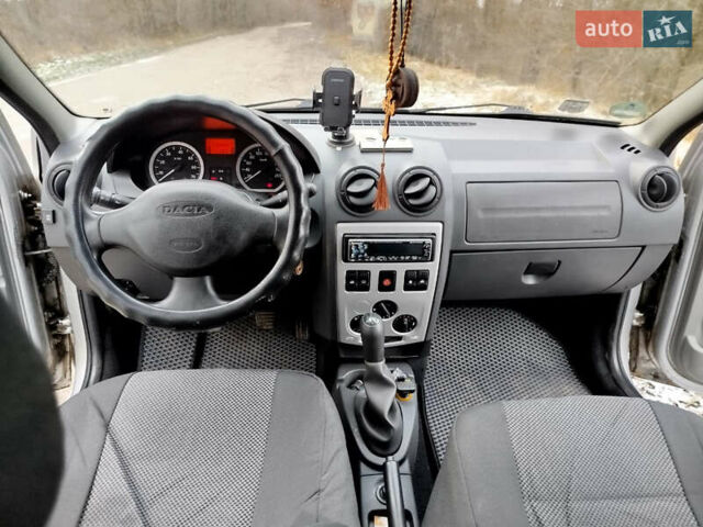 Серый Дачия Logan MCV, объемом двигателя 1.6 л и пробегом 214 тыс. км за 5000 $, фото 7 на Automoto.ua