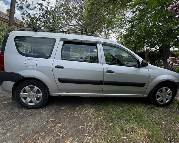 Серый Дачия Logan MCV, объемом двигателя 1.6 л и пробегом 211 тыс. км за 4300 $, фото 9 на Automoto.ua