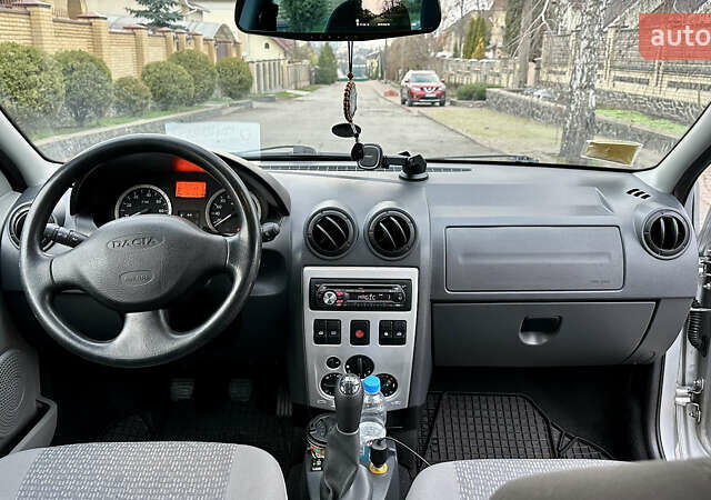 Сірий Дачія Logan MCV, об'ємом двигуна 1.6 л та пробігом 202 тис. км за 4400 $, фото 18 на Automoto.ua