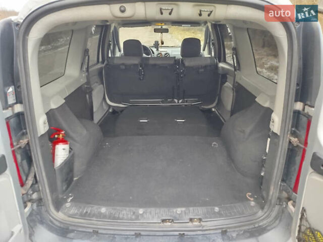 Серый Дачия Logan MCV, объемом двигателя 1.6 л и пробегом 214 тыс. км за 5000 $, фото 10 на Automoto.ua