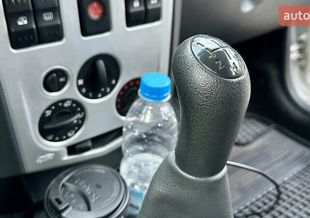 Сірий Дачія Logan MCV, об'ємом двигуна 1.6 л та пробігом 202 тис. км за 4400 $, фото 23 на Automoto.ua