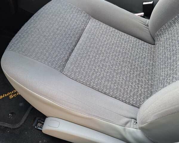 Серый Дачия Logan MCV, объемом двигателя 1.6 л и пробегом 170 тыс. км за 5700 $, фото 3 на Automoto.ua