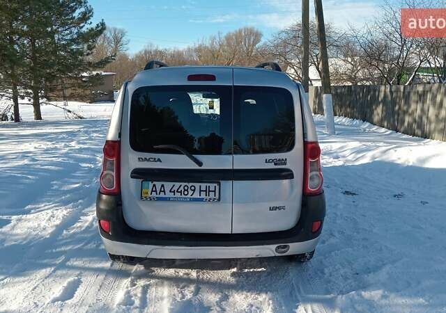 Серый Дачия Logan MCV, объемом двигателя 1.6 л и пробегом 445 тыс. км за 2750 $, фото 3 на Automoto.ua