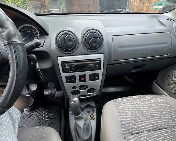 Серый Дачия Logan MCV, объемом двигателя 1.6 л и пробегом 211 тыс. км за 4300 $, фото 6 на Automoto.ua