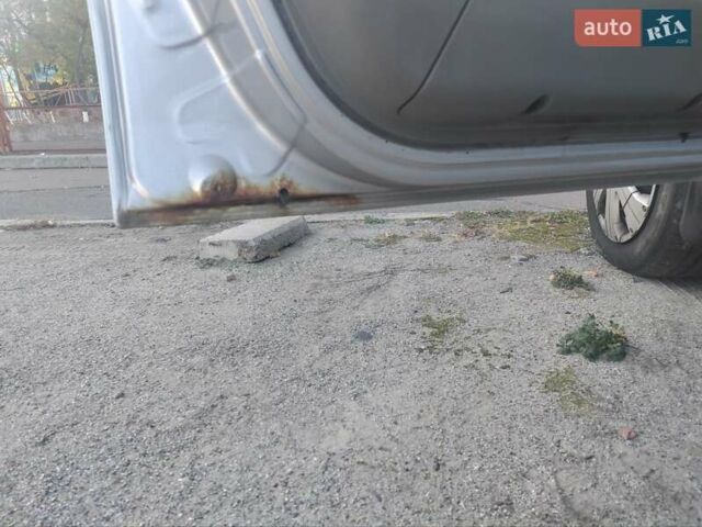 Сірий Дачія Logan MCV, об'ємом двигуна 1.6 л та пробігом 198 тис. км за 3300 $, фото 4 на Automoto.ua