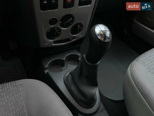 Серый Дачия Logan MCV, объемом двигателя 1.46 л и пробегом 283 тыс. км за 4700 $, фото 15 на Automoto.ua