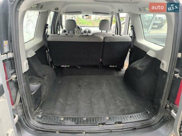 Серый Дачия Logan MCV, объемом двигателя 1.6 л и пробегом 276 тыс. км за 2100 $, фото 14 на Automoto.ua