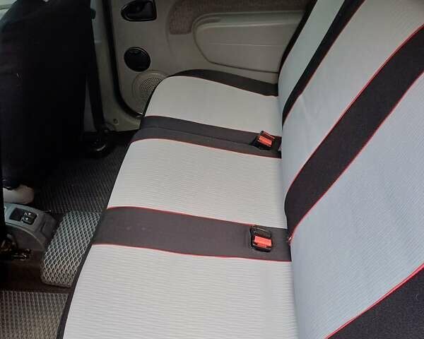 Серый Дачия Logan MCV, объемом двигателя 1.6 л и пробегом 126 тыс. км за 4300 $, фото 17 на Automoto.ua