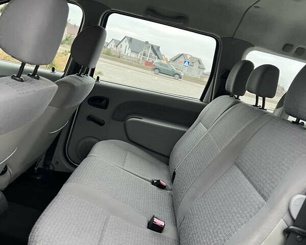 Серый Дачия Logan MCV, объемом двигателя 1.6 л и пробегом 245 тыс. км за 4999 $, фото 65 на Automoto.ua