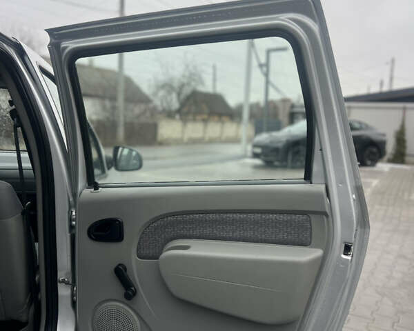 Сірий Дачія Logan MCV, об'ємом двигуна 1.6 л та пробігом 222 тис. км за 5800 $, фото 19 на Automoto.ua