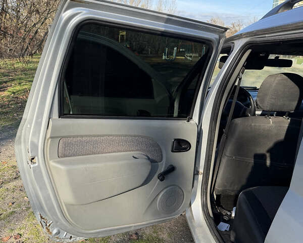 Серый Дачия Logan MCV, объемом двигателя 1.6 л и пробегом 313 тыс. км за 2999 $, фото 10 на Automoto.ua