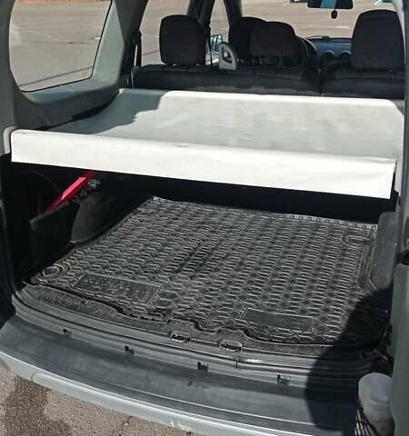 Серый Дачия Logan MCV, объемом двигателя 1.6 л и пробегом 278 тыс. км за 6000 $, фото 22 на Automoto.ua