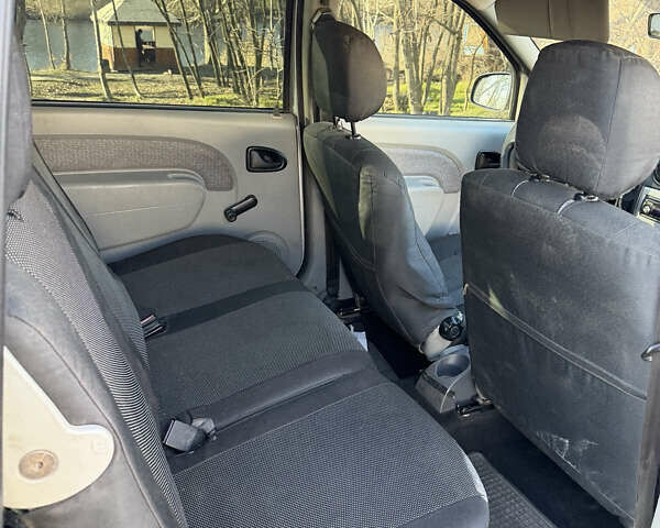 Серый Дачия Logan MCV, объемом двигателя 1.6 л и пробегом 313 тыс. км за 2999 $, фото 17 на Automoto.ua