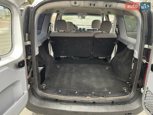 Сірий Дачія Logan MCV, об'ємом двигуна 1.6 л та пробігом 196 тис. км за 4100 $, фото 19 на Automoto.ua