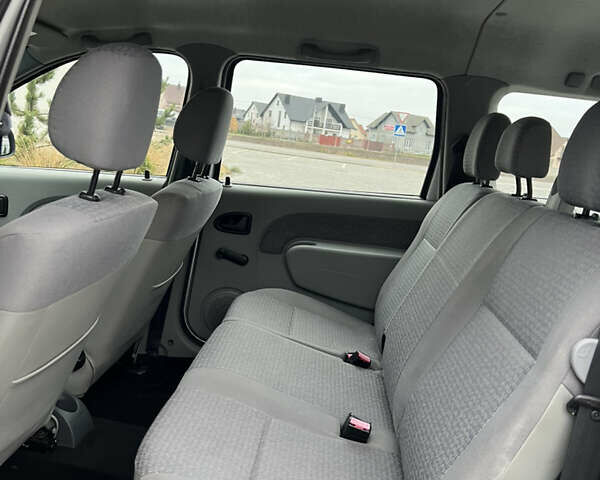 Серый Дачия Logan MCV, объемом двигателя 1.6 л и пробегом 245 тыс. км за 4999 $, фото 64 на Automoto.ua