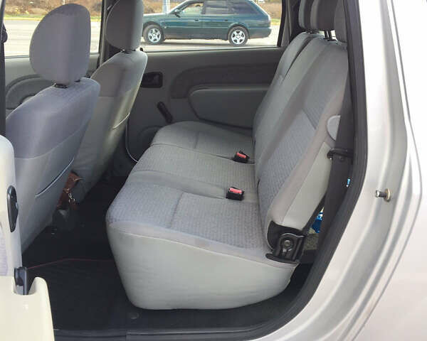 Дачия Logan MCV 2008 в Черновцах на Automoto.ua Серый Дачия Logan MCV, объемом двигателя 1.6 л и пробегом 110 тыс. км за 5450 $, фото 30 на Automoto.ua