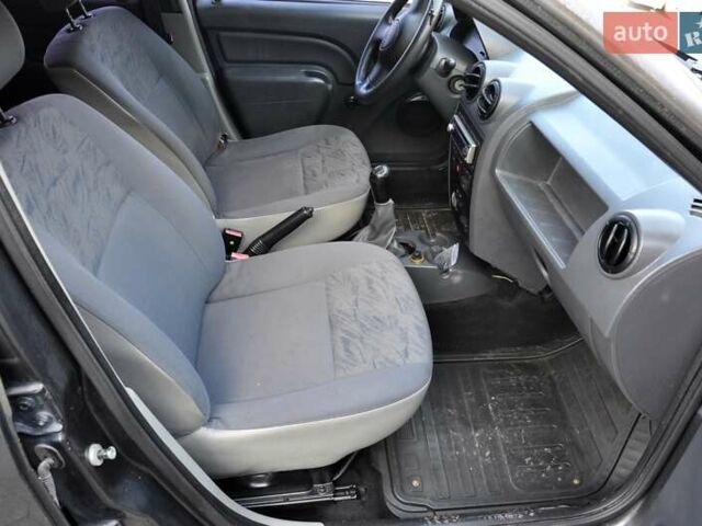 Серый Дачия Logan MCV, объемом двигателя 1.6 л и пробегом 248 тыс. км за 3200 $, фото 18 на Automoto.ua