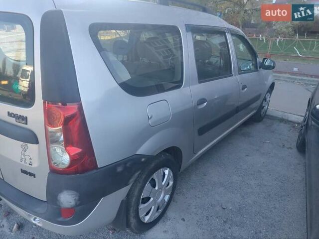 Сірий Дачія Logan MCV, об'ємом двигуна 1.6 л та пробігом 198 тис. км за 3300 $, фото 2 на Automoto.ua