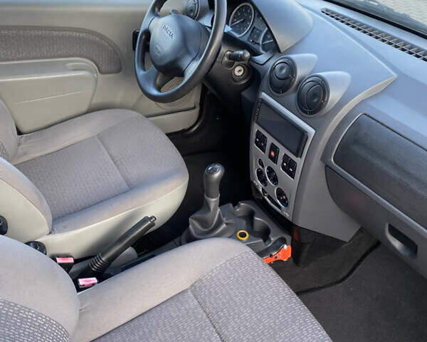 Серый Дачия Logan MCV, объемом двигателя 1.6 л и пробегом 206 тыс. км за 5300 $, фото 31 на Automoto.ua