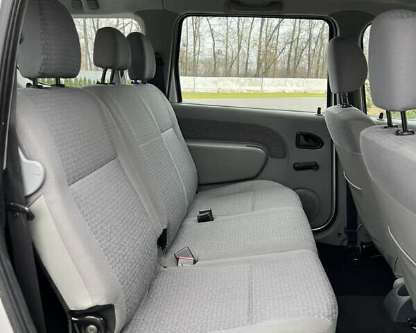 Серый Дачия Logan MCV, объемом двигателя 1.6 л и пробегом 245 тыс. км за 4999 $, фото 70 на Automoto.ua