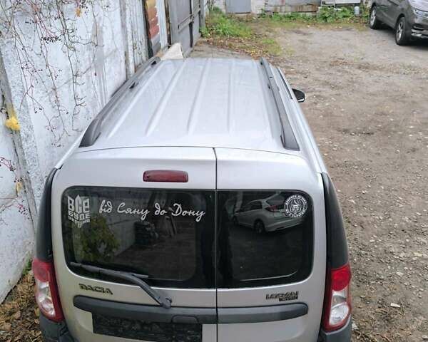 Серый Дачия Logan MCV, объемом двигателя 1.6 л и пробегом 276 тыс. км за 2100 $, фото 12 на Automoto.ua