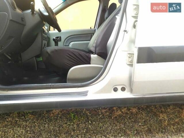 Сірий Дачія Logan MCV, об'ємом двигуна 1.6 л та пробігом 176 тис. км за 5000 $, фото 22 на Automoto.ua