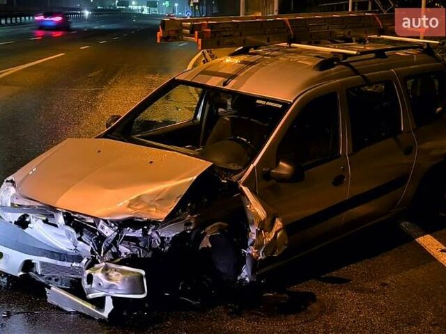 Серый Дачия Logan MCV, объемом двигателя 1.6 л и пробегом 276 тыс. км за 2100 $, фото 3 на Automoto.ua