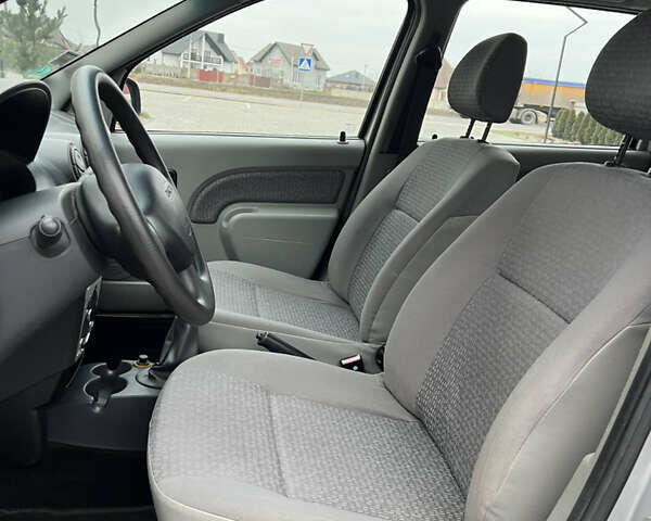 Серый Дачия Logan MCV, объемом двигателя 1.6 л и пробегом 245 тыс. км за 4999 $, фото 45 на Automoto.ua