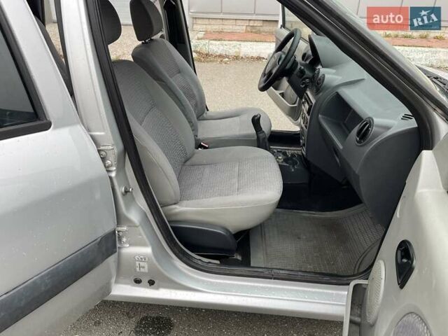 Сірий Дачія Logan MCV, об'ємом двигуна 1.6 л та пробігом 196 тис. км за 4100 $, фото 17 на Automoto.ua