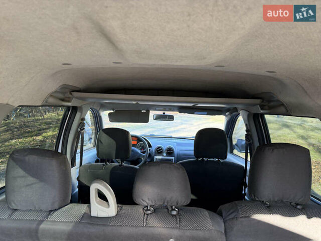 Серый Дачия Logan MCV, объемом двигателя 1.6 л и пробегом 313 тыс. км за 2999 $, фото 16 на Automoto.ua