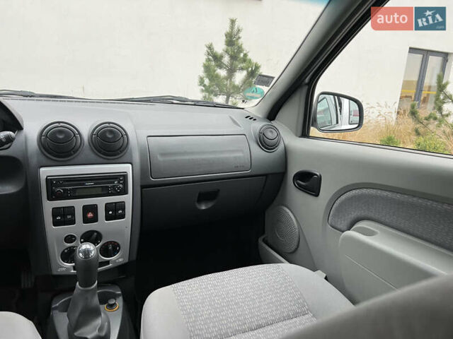 Серый Дачия Logan MCV, объемом двигателя 1.6 л и пробегом 245 тыс. км за 4999 $, фото 61 на Automoto.ua