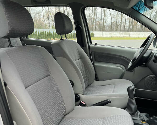 Серый Дачия Logan MCV, объемом двигателя 1.6 л и пробегом 245 тыс. км за 4999 $, фото 54 на Automoto.ua