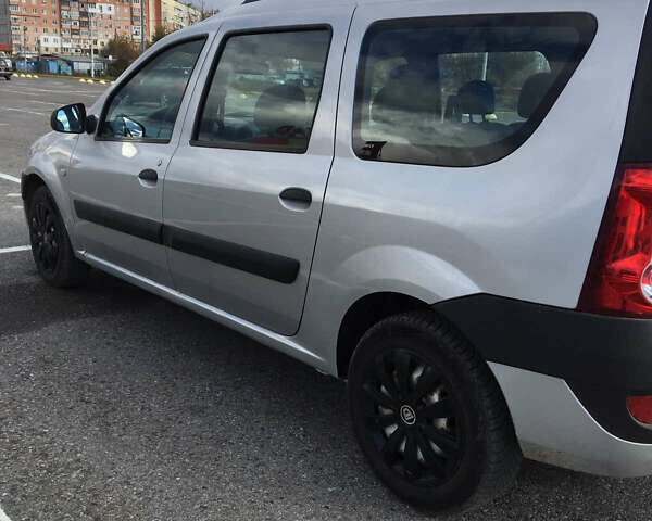 Дачия Logan MCV 2008 в Черновцах на Automoto.ua Серый Дачия Logan MCV, объемом двигателя 1.6 л и пробегом 110 тыс. км за 5450 $, фото 17 на Automoto.ua